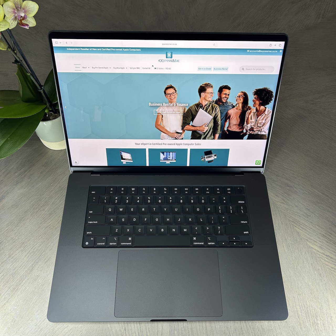 MacBook Pro 16-inch M4 Max 14-Core CPU, 32-Core GPU-36GB RAM-1TB SSD (2024) - Space Black - Grade A+ Certified Pre-owned (Very low Battery Cycle Count, Extended Warranty!) - Image 3