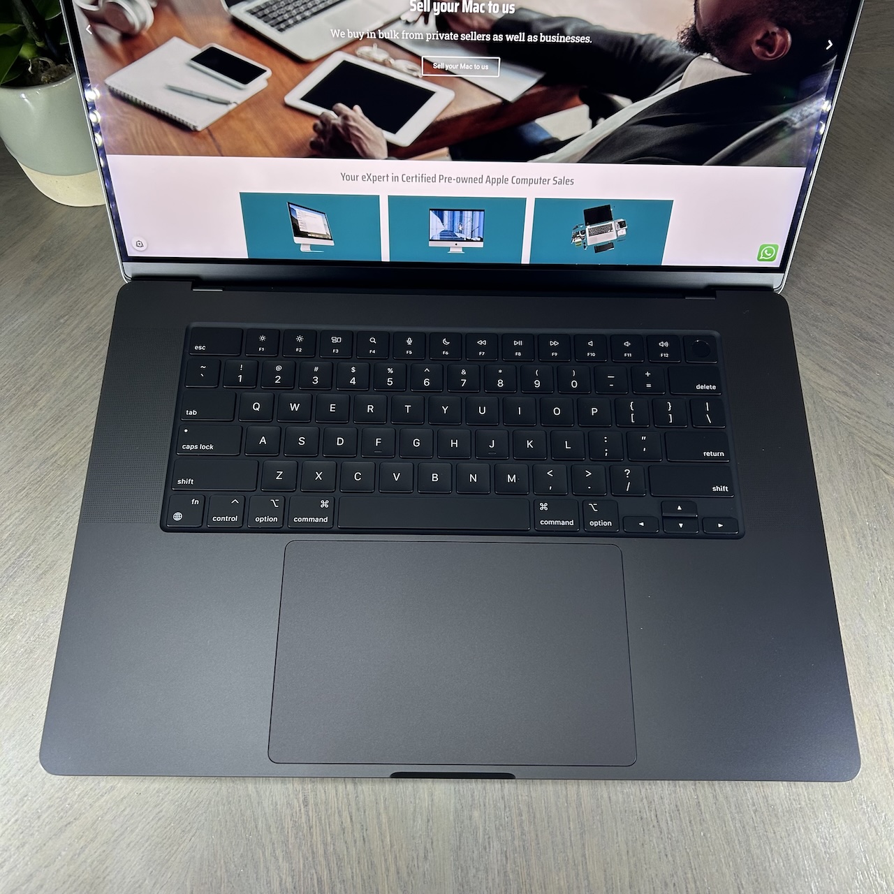 MacBook Pro 16-inch M4 Max 14-Core CPU, 32-Core GPU-36GB RAM-1TB SSD (2024) - Space Black - Grade A+ Certified Pre-owned (Very low Battery Cycle Count, Extended Warranty!) - Image 4