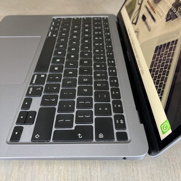 MacBook Air 13-inch M1 8-Core CPU, 8-Core GPU - 8GB Unified RAM - 512GB SSD - Space Grey - Grade A Certified Pre-owned (Larger Storage) - Image 6