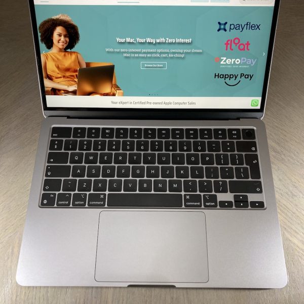 MacBook Air 13-inch M3 8-Core CPU, 8-Core GPU - 8GB Unified RAM - 256GB (2024) - Space Grey - Grade A+ Certified Pre-owned  (Mint Condition!) - Image 4
