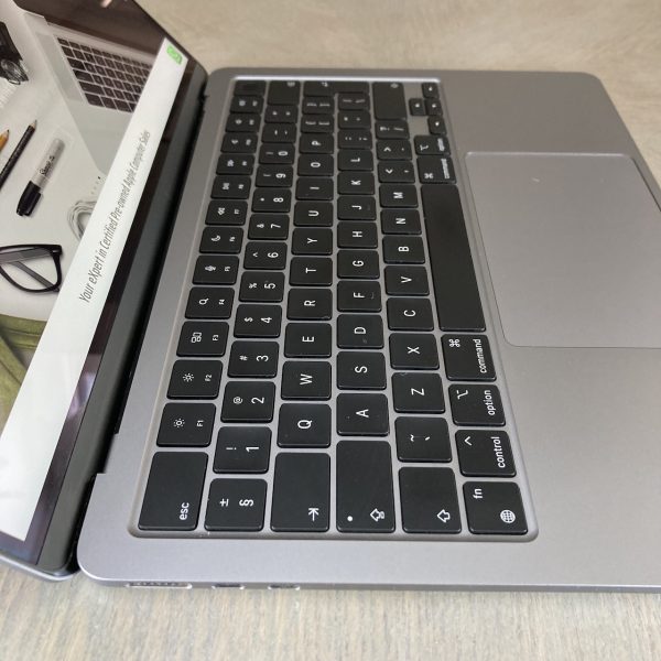 MacBook Air 13-inch M3 8-Core CPU, 8-Core GPU - 8GB Unified RAM - 256GB (2024) - Space Grey - Grade A+ Certified Pre-owned  (Mint Condition!) - Image 5