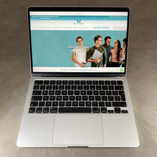 MacBook Air 13-inch M4 10-Core CPU, 8-Core GPU - 16GB Unified RAM - 256GB (2025) - Starlight (Demo Unit, Balance of Apple Warranty) - Image 3