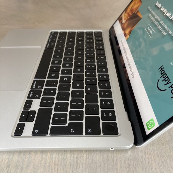 MacBook Air 13-inch M4 10-Core CPU, 8-Core GPU - 16GB Unified RAM - 256GB (2025) - Starlight (Demo Unit, Balance of Apple Warranty) - Image 6