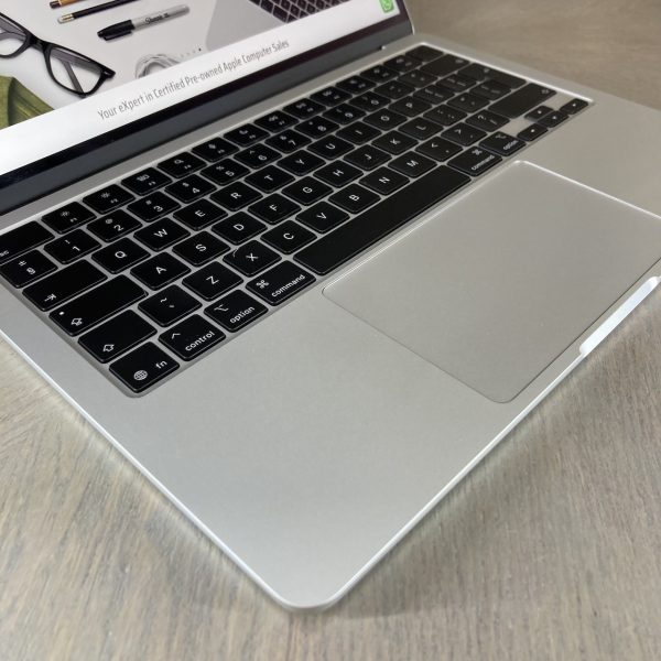 MacBook Air 13-inch M4 10-Core CPU, 8-Core GPU - 16GB Unified RAM - 256GB (2025) - Starlight (Demo Unit, Balance of Apple Warranty) - Image 8