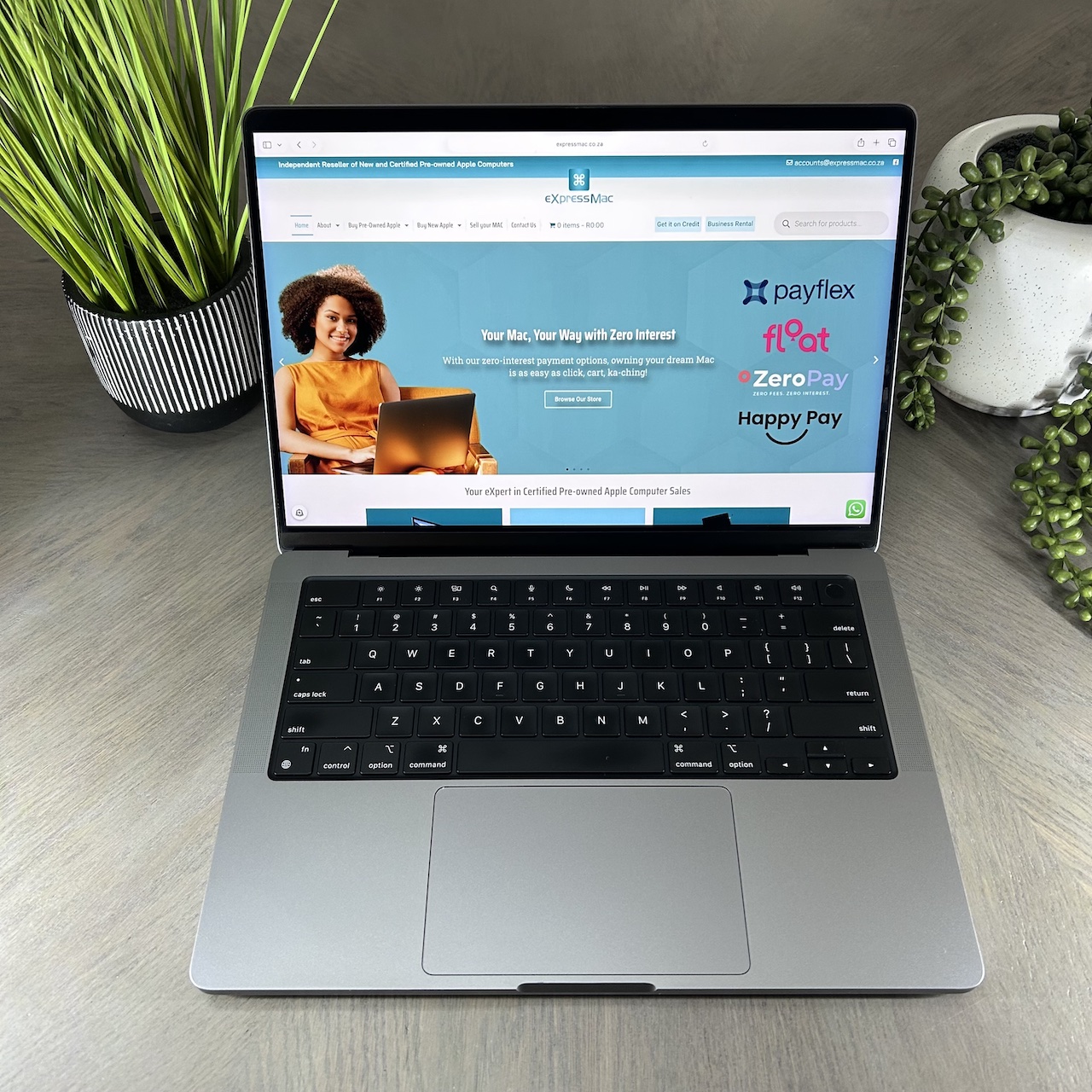 MacBook Pro 14-inch M1 Pro 10-Core CPU, 14-Core GPU-32GB RAM-512GB