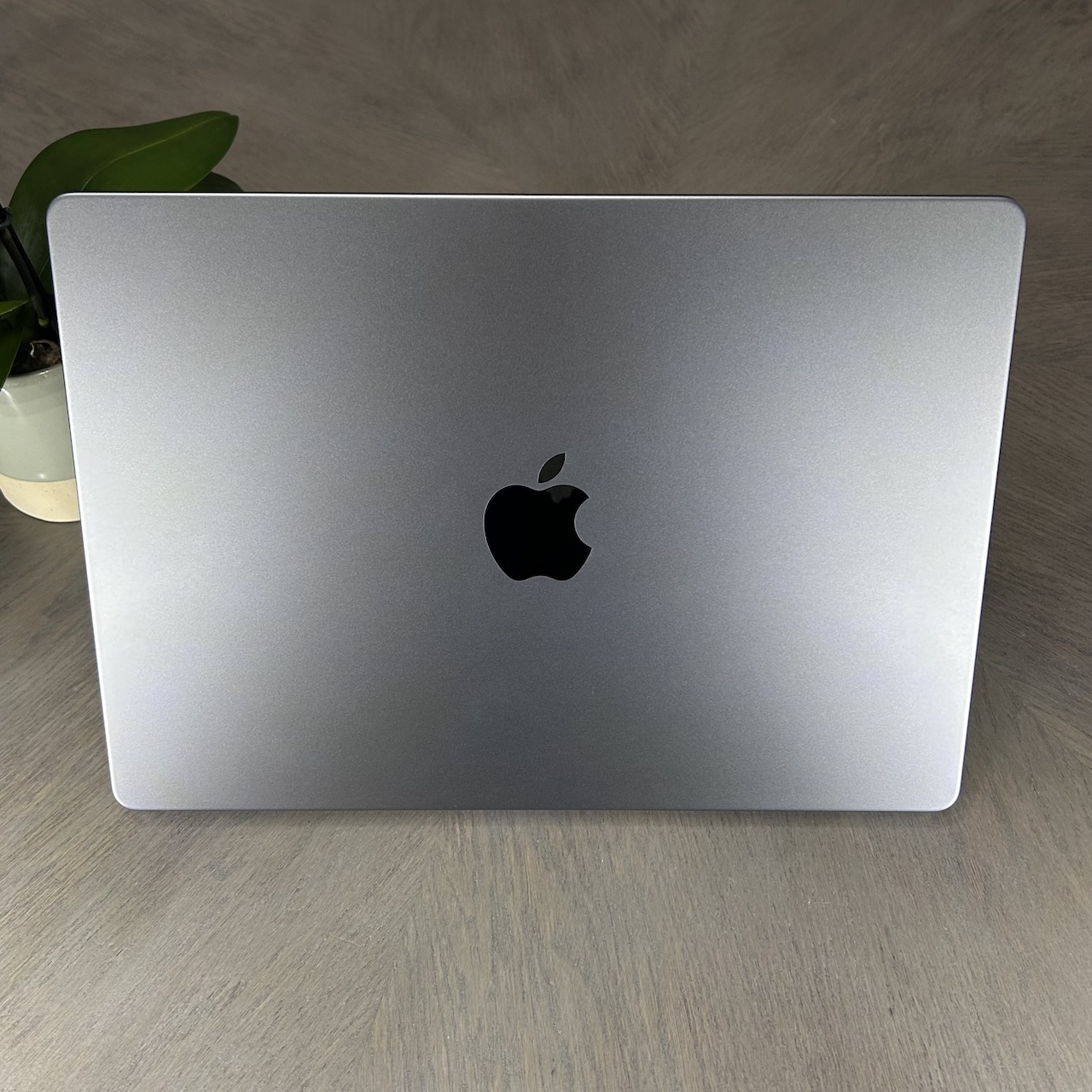 MacBook Pro 14-inch M2 Max 12-Core CPU, 30-Core GPU-32GB RAM-1TB SSD (2023) - Space Grey - Grade A+ Certified Pre-owned (Near Mint Condition, Extended Warranty!) - Image 9