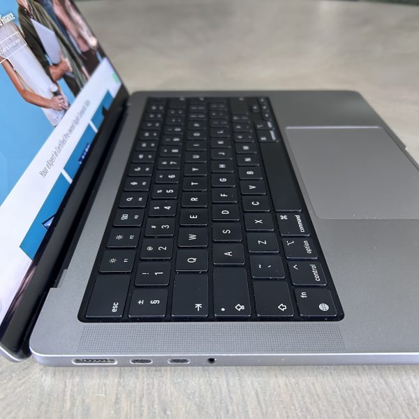MacBook Pro 14-inch M2 Pro 10-Core CPU, 16-Core GPU-16GB RAM-512GB
