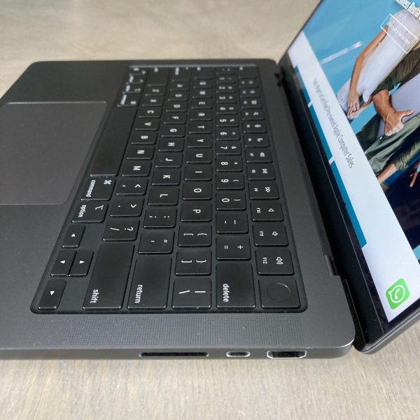 MacBook Pro 14-inch M3 Max 14-Core CPU, 30-Core GPU - 36GB RAM - 1TB SSD (2023) - Space Black - Grade A+ Certified Pre-owned - Image 6