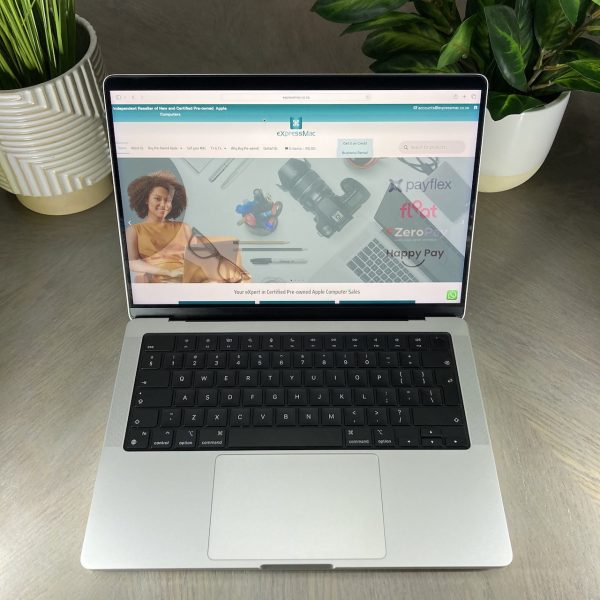 MacBook Pro 14-inch M4 10-Core CPU, 10-Core GPU - 16GB RAM - 1TB SSD (2024) - Silver - Grade A+ Certified Pre-owned (Low Cycle Count, Balance of Apple Warranty) - Image 3