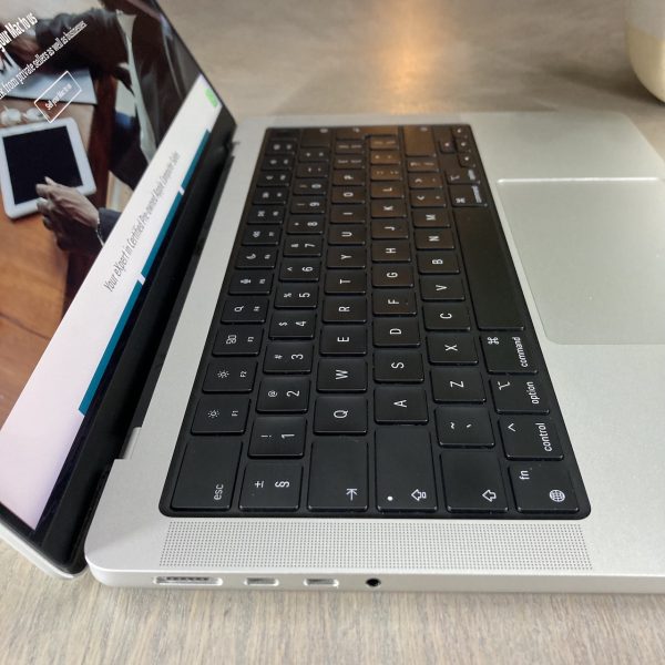MacBook Pro 14-inch M4 10-Core CPU, 10-Core GPU - 16GB RAM - 1TB SSD (2024) - Silver - Grade A+ Certified Pre-owned (Low Cycle Count, Balance of Apple Warranty) - Image 5