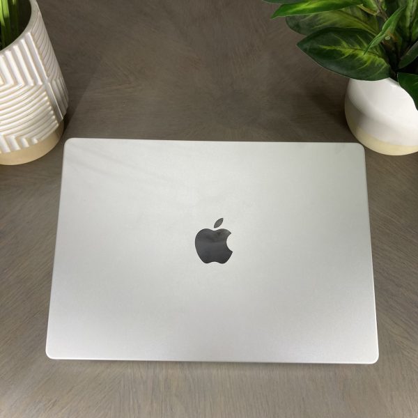 MacBook Pro 14-inch M4 10-Core CPU, 10-Core GPU - 16GB RAM - 1TB SSD (2024) - Silver - Grade A+ Certified Pre-owned (Low Cycle Count, Balance of Apple Warranty) - Image 9