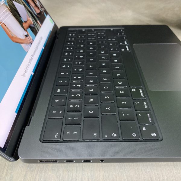 MacBook Pro 14-inch M4 10-Core CPU, 10-Core GPU - 16GB RAM - 512GB SSD (2024) - Space Black - Grade A Certified Pre-owned (Low Cycle Count) - Image 5