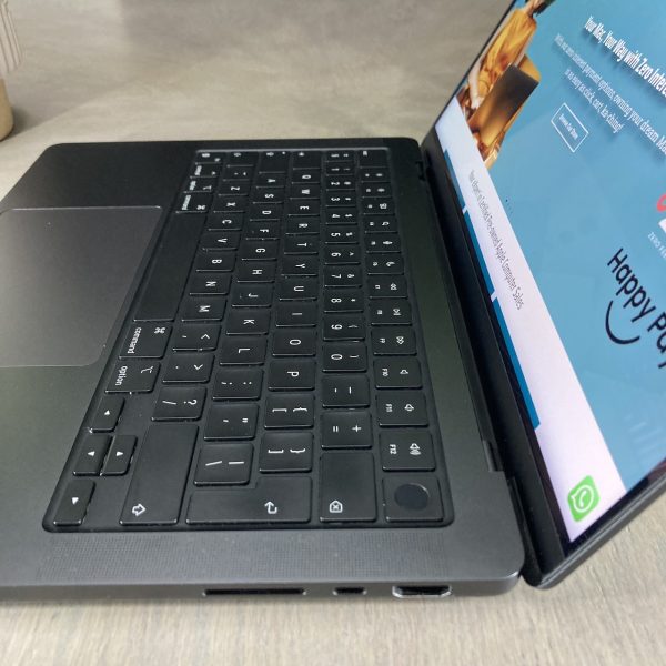 MacBook Pro 14-inch M4 10-Core CPU, 10-Core GPU - 16GB RAM - 512GB SSD (2024) - Space Black - Grade A Certified Pre-owned (Low Cycle Count) - Image 6
