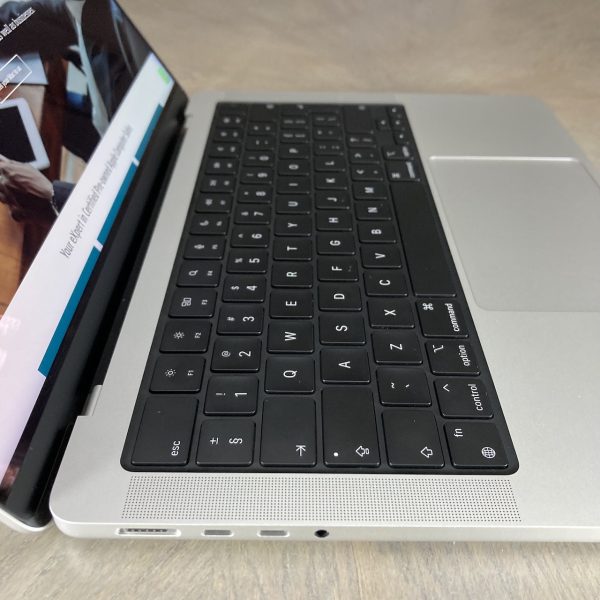 MacBook Pro 14-inch M4 10-Core CPU, 10-Core GPU - 24GB RAM - 1TB SSD (2024) - Silver - Grade A+ Certified Pre-owned (Demo unit, Mint Condition!) - Image 5