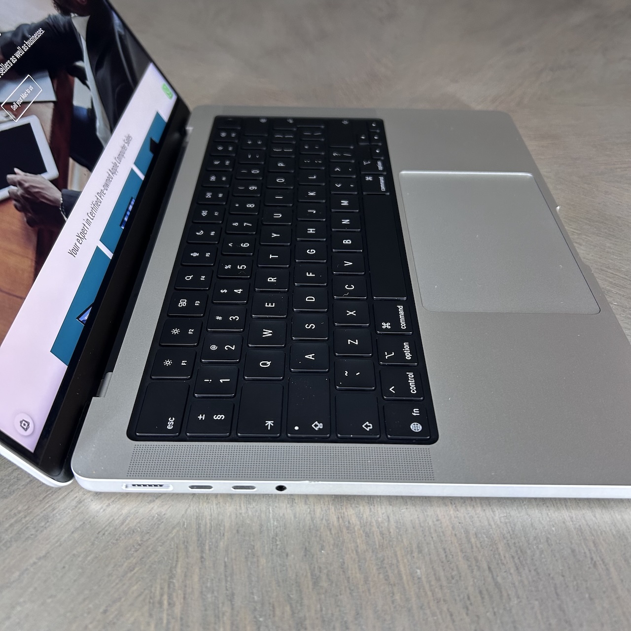 MacBook Pro 14-inch M5 10-Core CPU, 10-Core GPU-16GB RAM-512GB SSD (2025)- Silver - Grade A+ Certified Pre-owned (Balance of Apple Warranty!) - Image 5