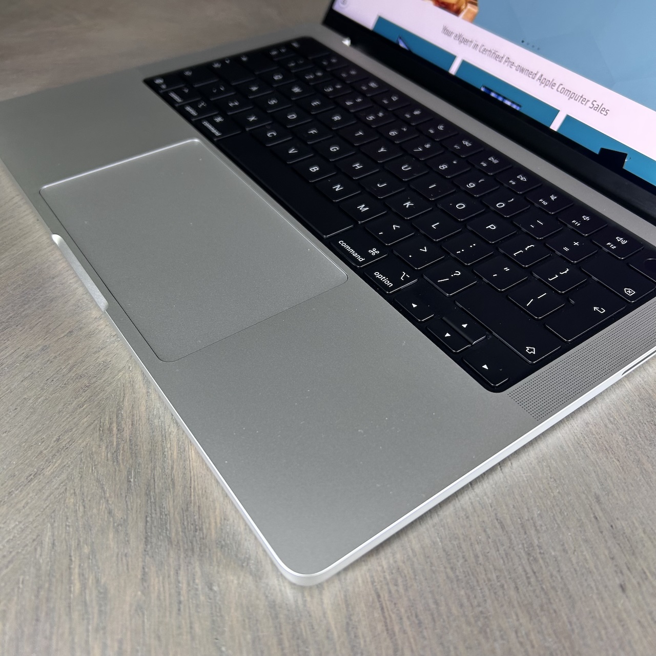 MacBook Pro 14-inch M5 10-Core CPU, 10-Core GPU-16GB RAM-512GB SSD (2025)- Silver - Grade A+ Certified Pre-owned (Balance of Apple Warranty!) - Image 7