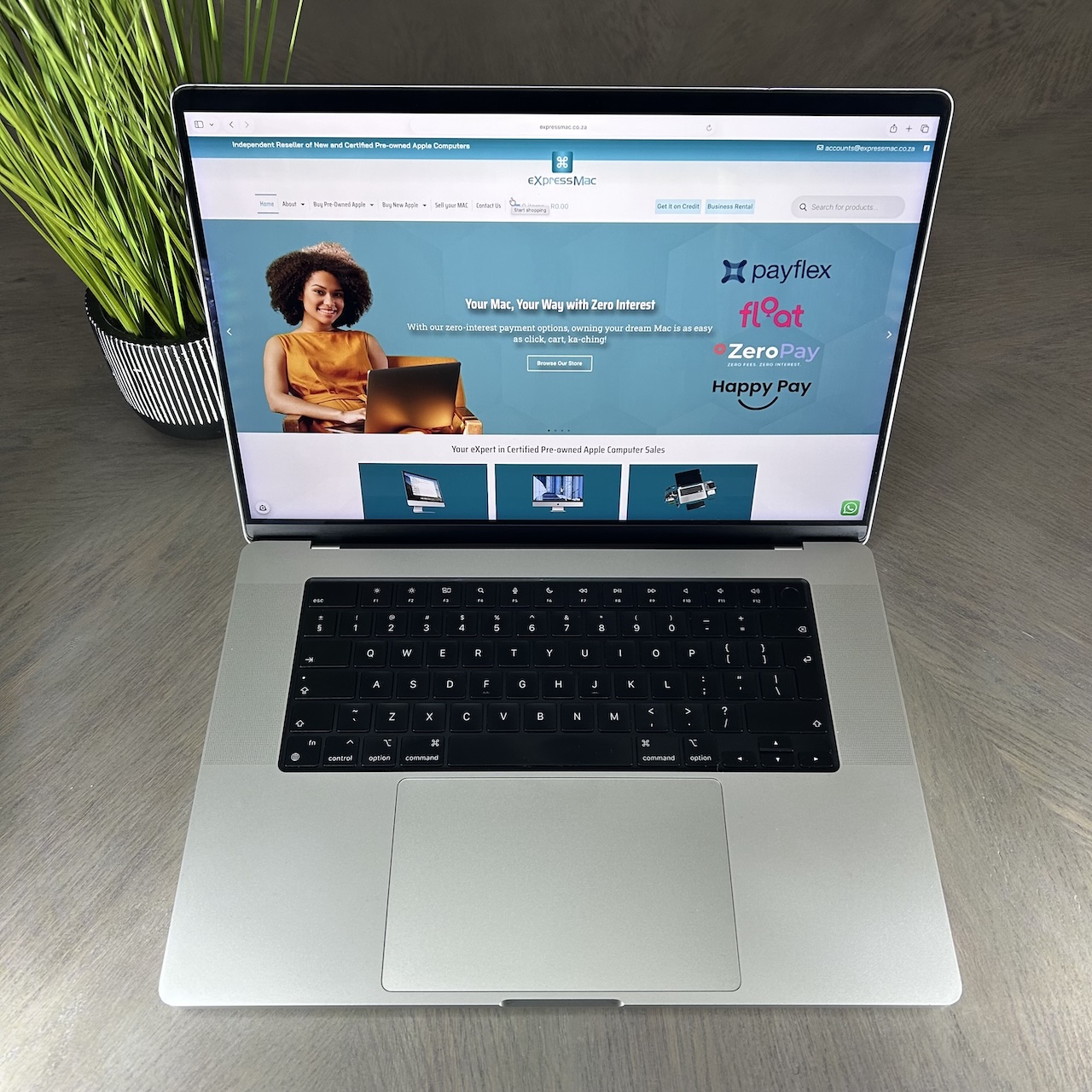 MacBook Pro 16-inch M1 Pro 10-Core CPU, 16-Core GPU - 16GB RAM - 1TB SSD (2021) - Silver - Grade A+ Certified Pre-owned (Low Cycle Count!) - Image 3
