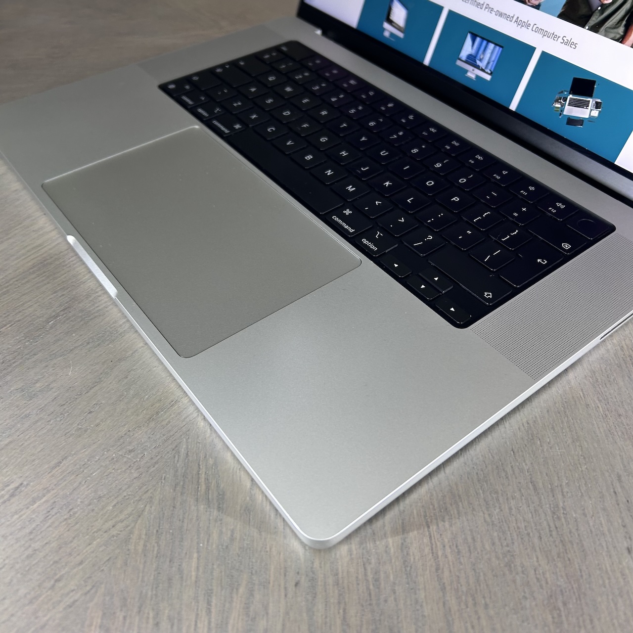 MacBook Pro 16-inch M1 Pro 10-Core CPU, 16-Core GPU - 16GB RAM - 1TB SSD (2021) - Silver - Grade A+ Certified Pre-owned (Low Cycle Count!) - Image 7