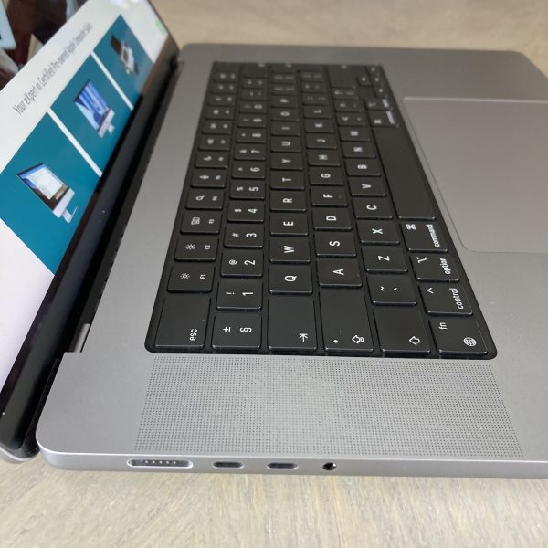 MacBook Pro 16-inch M2 Max 12-Core CPU, 38-Core GPU - 32GB RAM - 1TB SSD (2023) - Space Grey - Grade A+ Certified Pre-owned (Pristine! Original Packaging) - Image 5