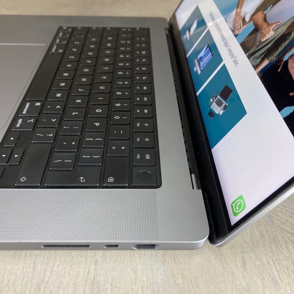 MacBook Pro 16-inch M2 Max 12-Core CPU, 38-Core GPU - 32GB RAM - 1TB SSD (2023) - Space Grey - Grade A+ Certified Pre-owned (Pristine! Original Packaging) - Image 6